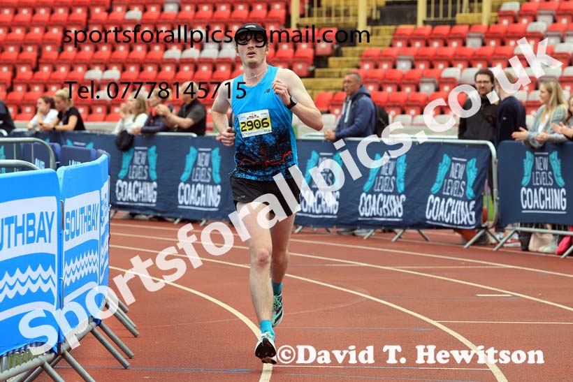 Gateshead Marathon, 2024 Gateshead Marathon, Half Marathon and 10k, Gateshead Stadium.  Photo: David T. Hewitson/Sports for All Pics
